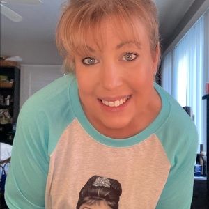 Meet your Posher, Holly